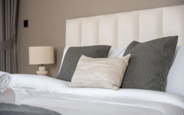 Sleek Studio in Jumeirah Village Triangle