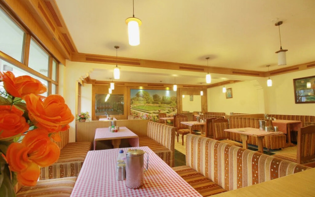 Hotel Gaylord by OYO Rooms
