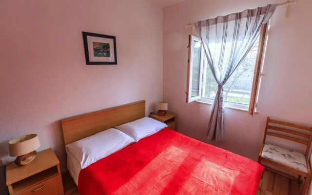 Sumartin Holiday Home Near the Beach