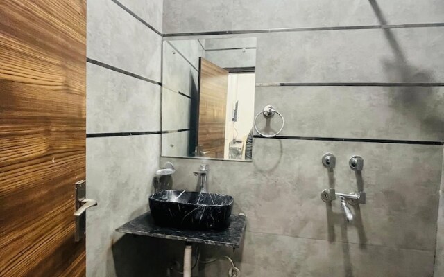 Roomshala 152 Hotel Sukoon