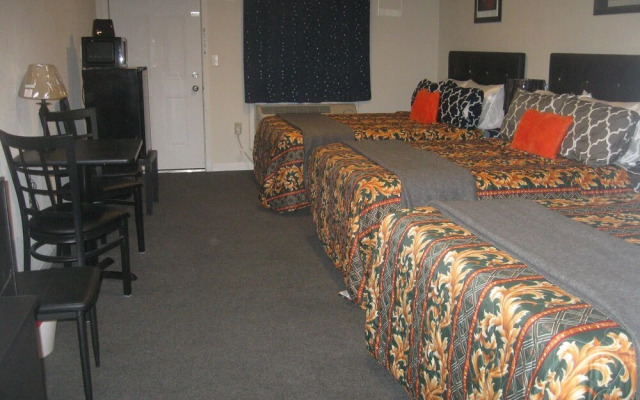 Western Motel Lovell