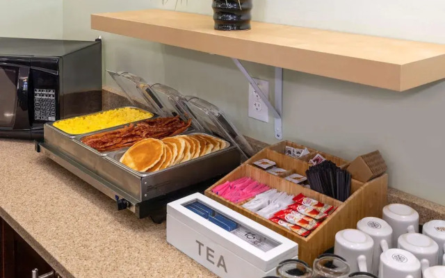 Days Inn & Suites Whitecourt