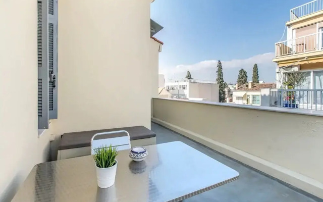 Spacious Apartment in Plaka Athens A3