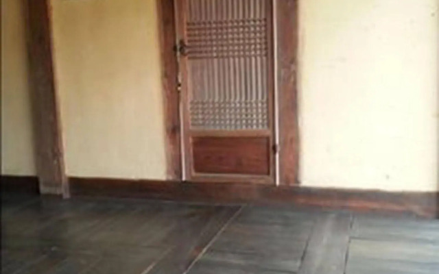 Moji Guest House