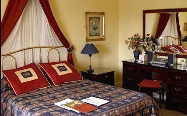 Cairnbaan Hotel
