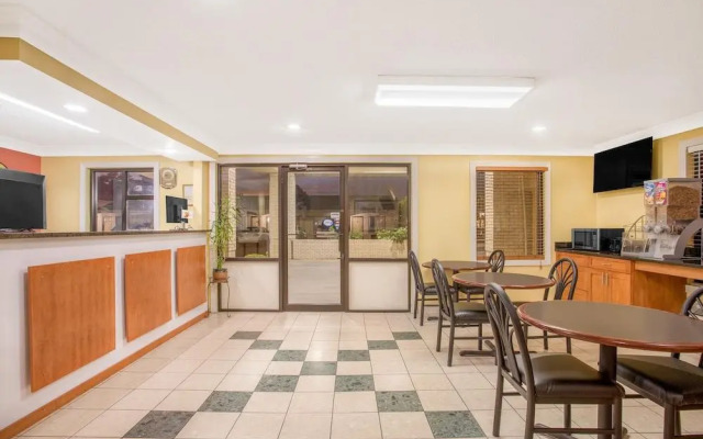 Super 8 By Wyndham Sumter