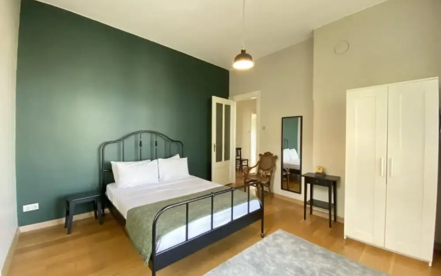 Flat With Balcony and Bosphorus View in Beyoglu