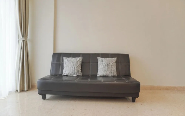 Serene And Best Location 2Br Gold Coast Apartment