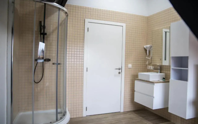 Guzy hotel