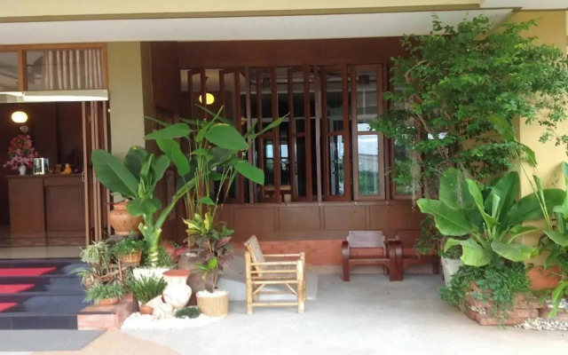 Karnmanee Place Hotel