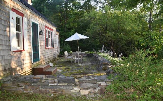 Bromley Farm ski house