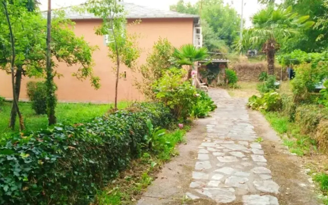 House With 4 Bedrooms in Baralla, With Furnished Garden