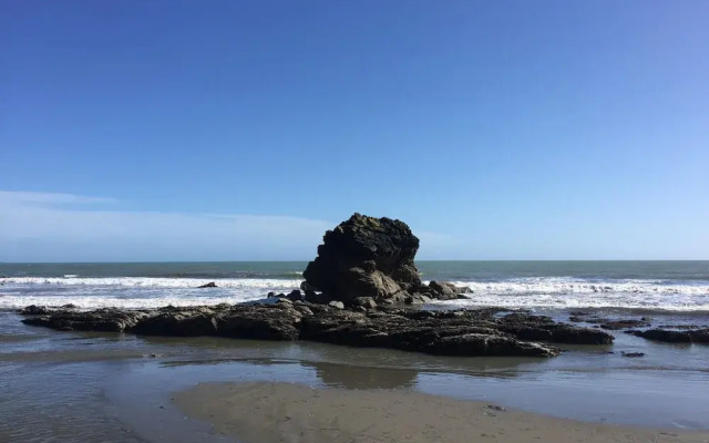 Black Rock Beach Resort
