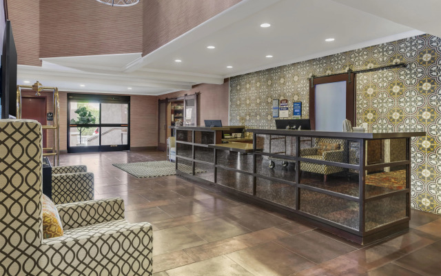 Best Western Plus Brookside Inn