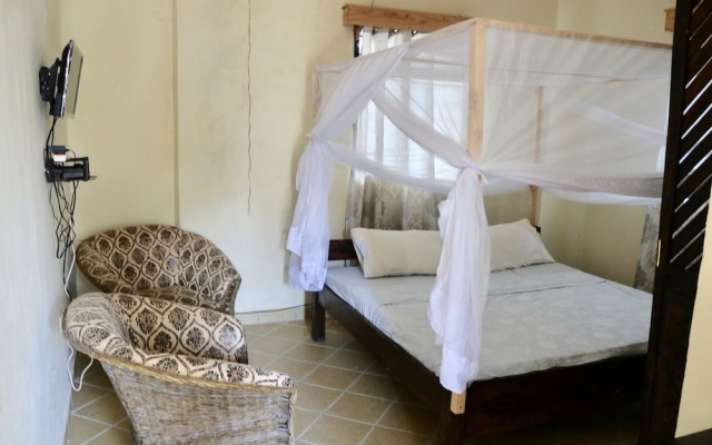 Room-a Wonderful Beach Property in Diani — фото 4