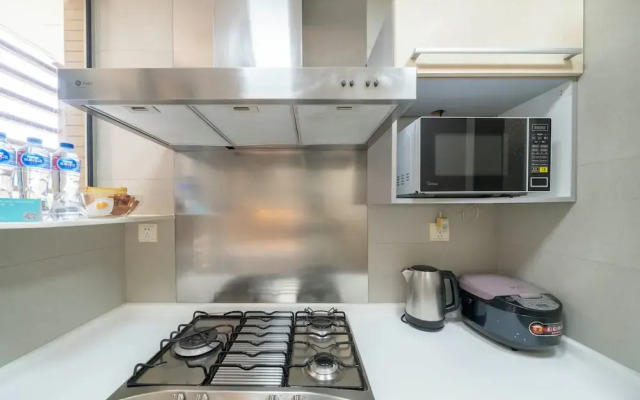 Tyms Luxury 2BR 1BA Apt Xujiahui Shops