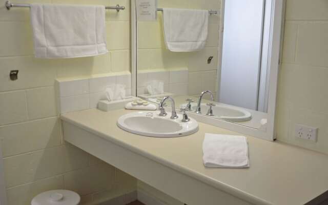 Charles Sturt Motor Inn West Wyalong