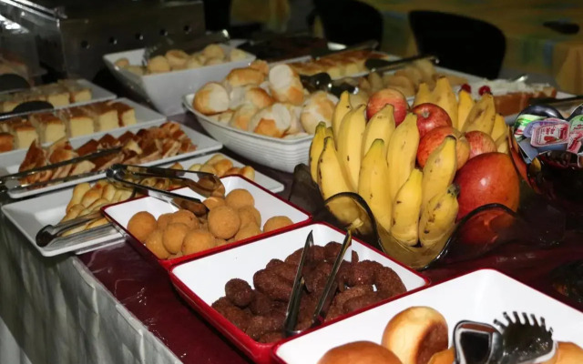 Porto Minas Hotel e Convenções