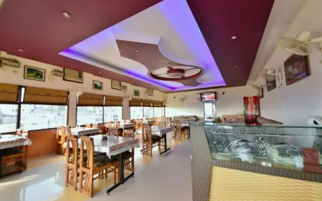 Hotel City Heart  By OYO Rooms