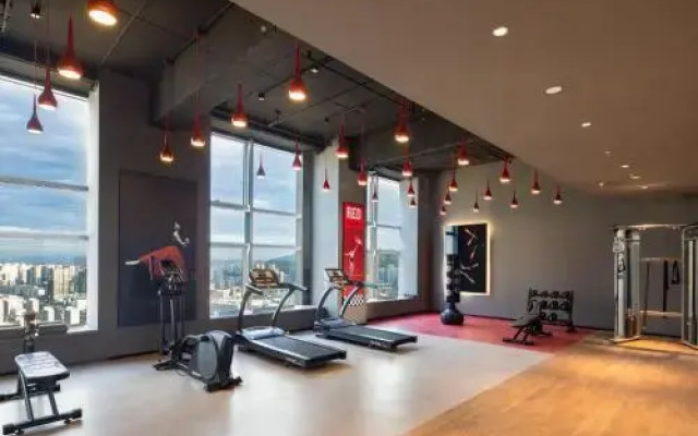 Radisson RED Hotel Zhuhai Gongbei Port