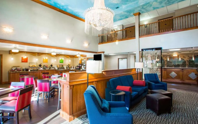 Comfort Inn & Suites