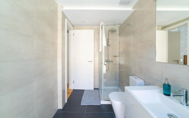 Blue by the River 1 - elegant two-bedroom in Santos