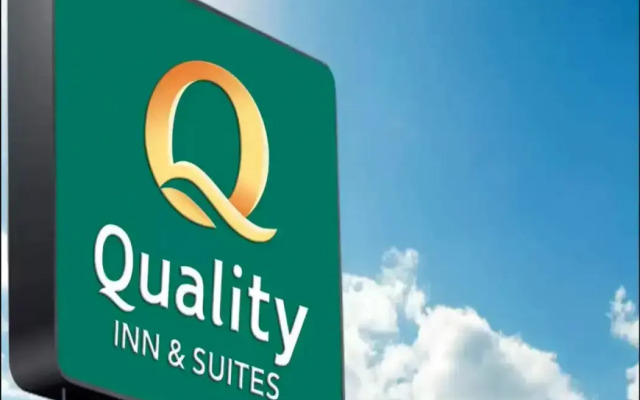 Executive Inn & Suites