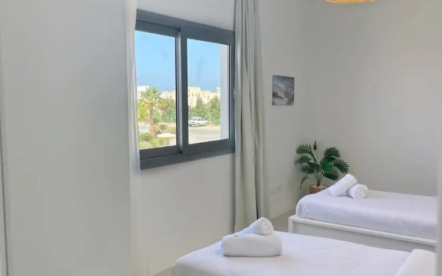 Xuru Stays I Charming & Beautifully Styled 3bdr @ Swan Lake Gouna