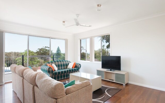 The Rest, 6 Flannel Flower Fairway