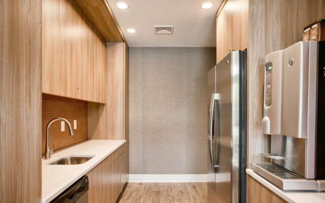 Global Luxury Suites at Town Center