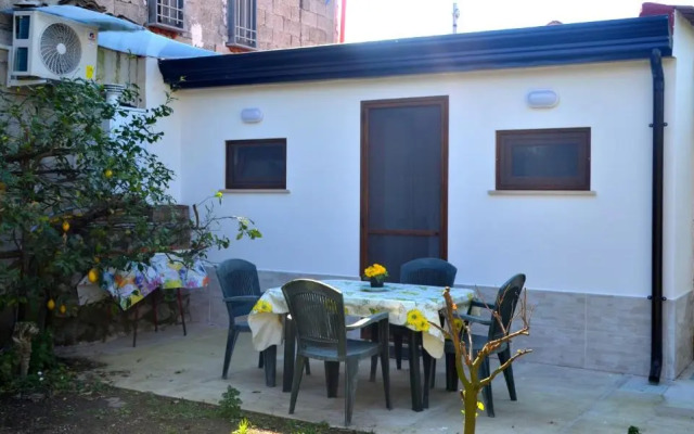 Dog House From Pompei-Amalfi