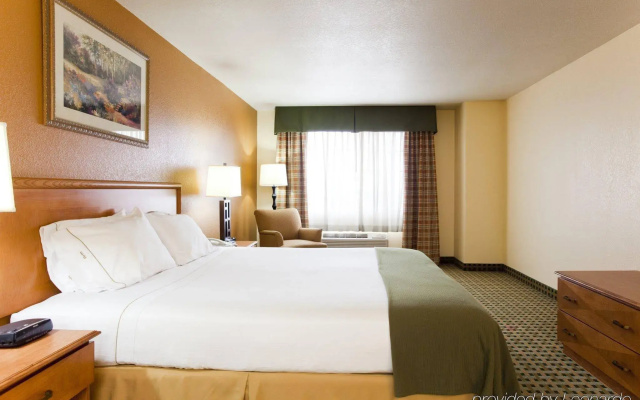 Holiday Inn Express Hotel & Suites Hesperia by IHG