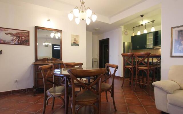 Amazing 2 BR apartment in Boka Gardens complex