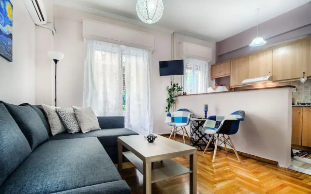 Elegant and renovated flat in Dafni