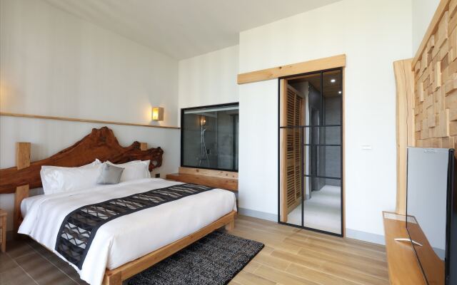 SkyeBay Club