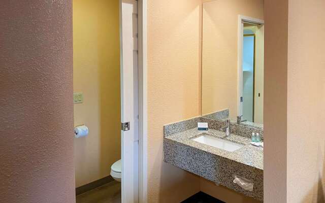 Quality Inn Lees Summit - Kansas City