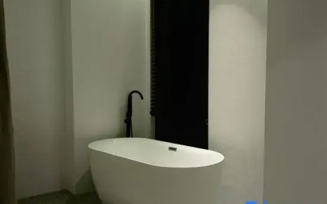 Qiyu Shihai Hotel
