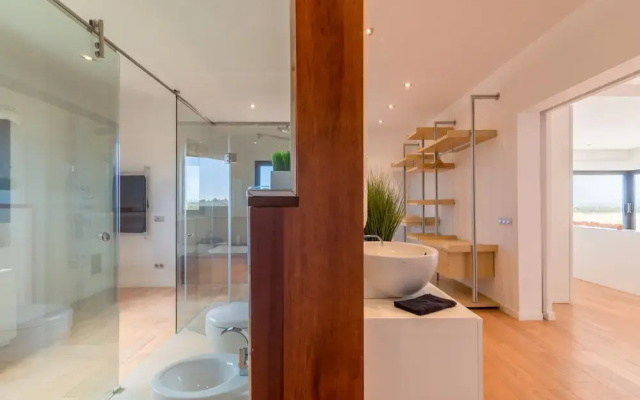 Sa Canoveta With Designer Kitchen
