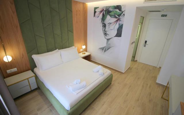 Julia Hotel