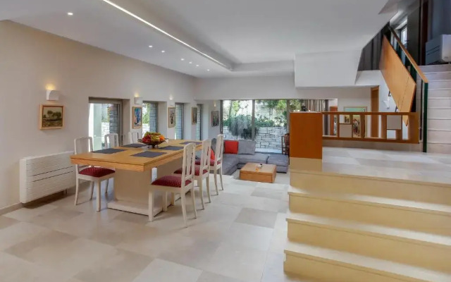 Diktamon Luxury Villa