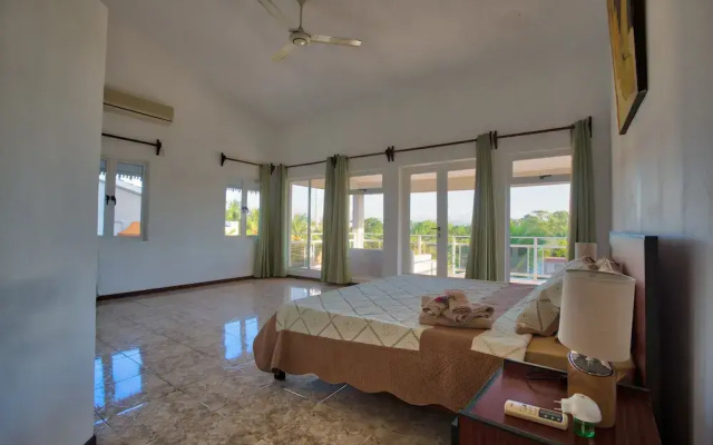 Hibiscus Villa - 5 Rooms