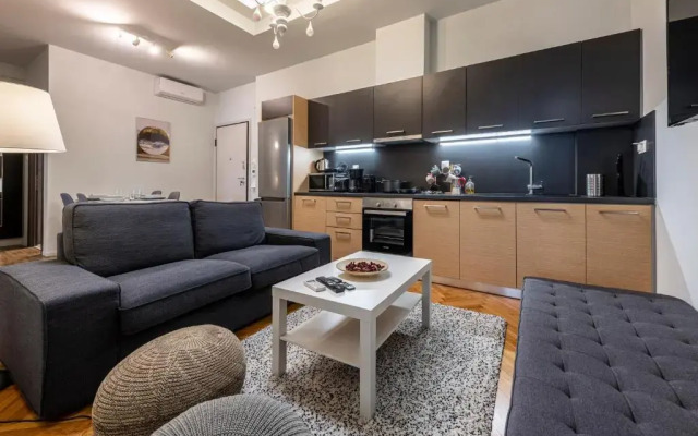 Modern 5BD Apartment in the Heart of Athens