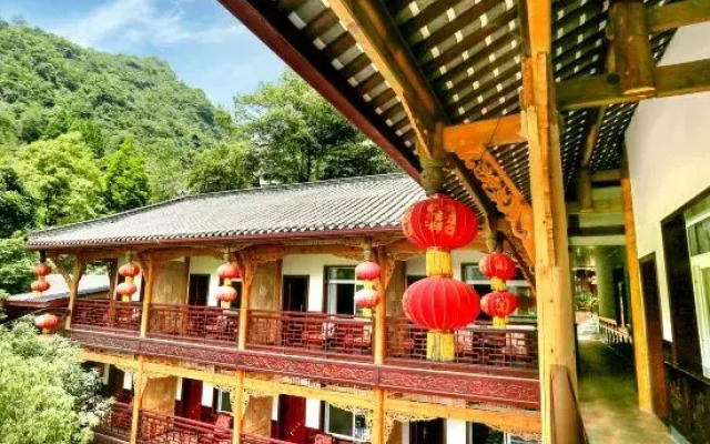 Qingcheng Mountain Tingcicada·Hot Spring B&B