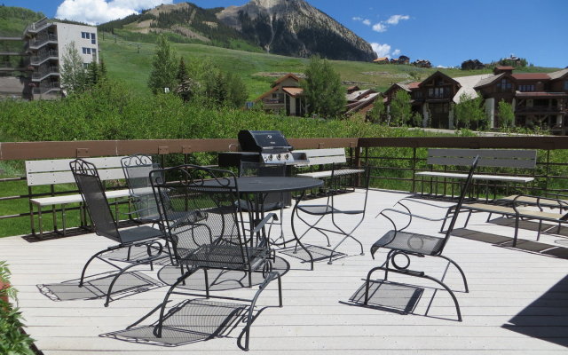 The Wood Creek Lodge by Crested Butte Lodging