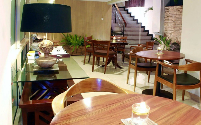 W Home Senopati