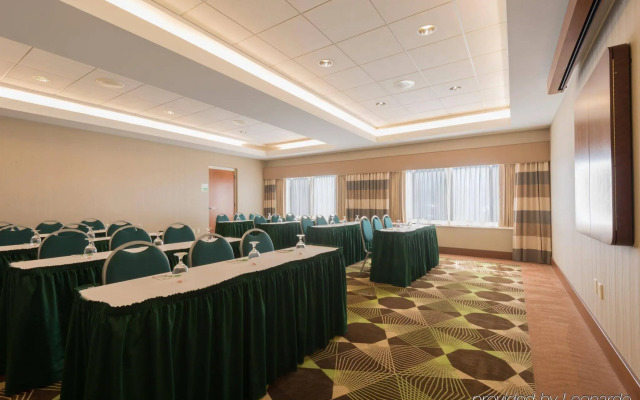 Holiday Inn Manchester Airport by IHG