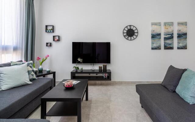 Aziza 1- Bedroom Apartment in Larnaca