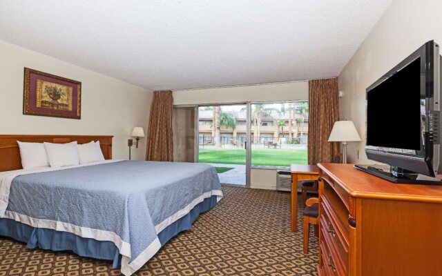 Days Inn by Wyndham Bakersfield