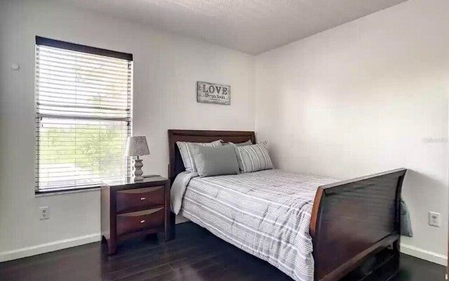 Windwood Villa 4 Bedroom Home by RedAwning