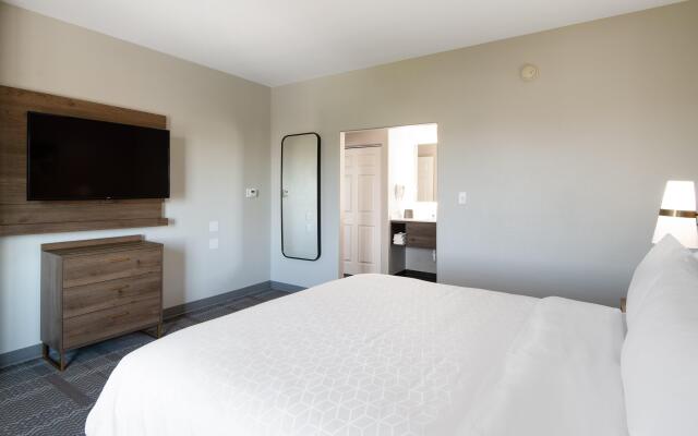 Staybridge Suites Phoenix - Glendale Sports Dist, an IHG Hotel